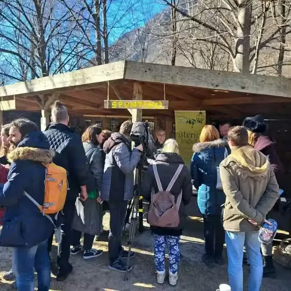 pri Ošteriji Žogica