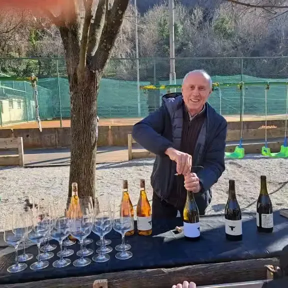 Marinko Pintar z njegovimi rujnimi dobrotami