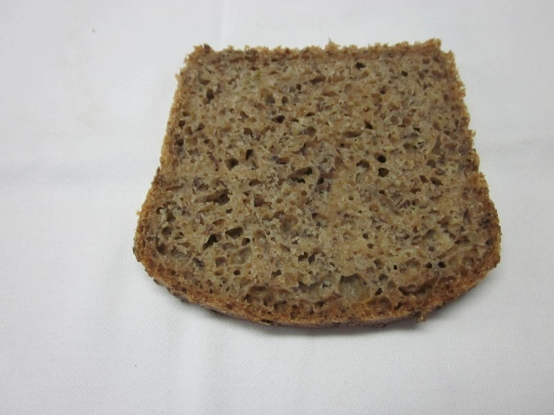 Bio pirin kruh z lanom