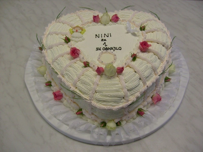 Srčna torta za prvo obhajilo