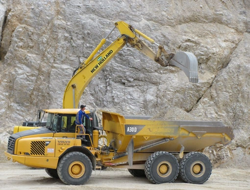 Bager nalaga material na dumper Volvo A30D