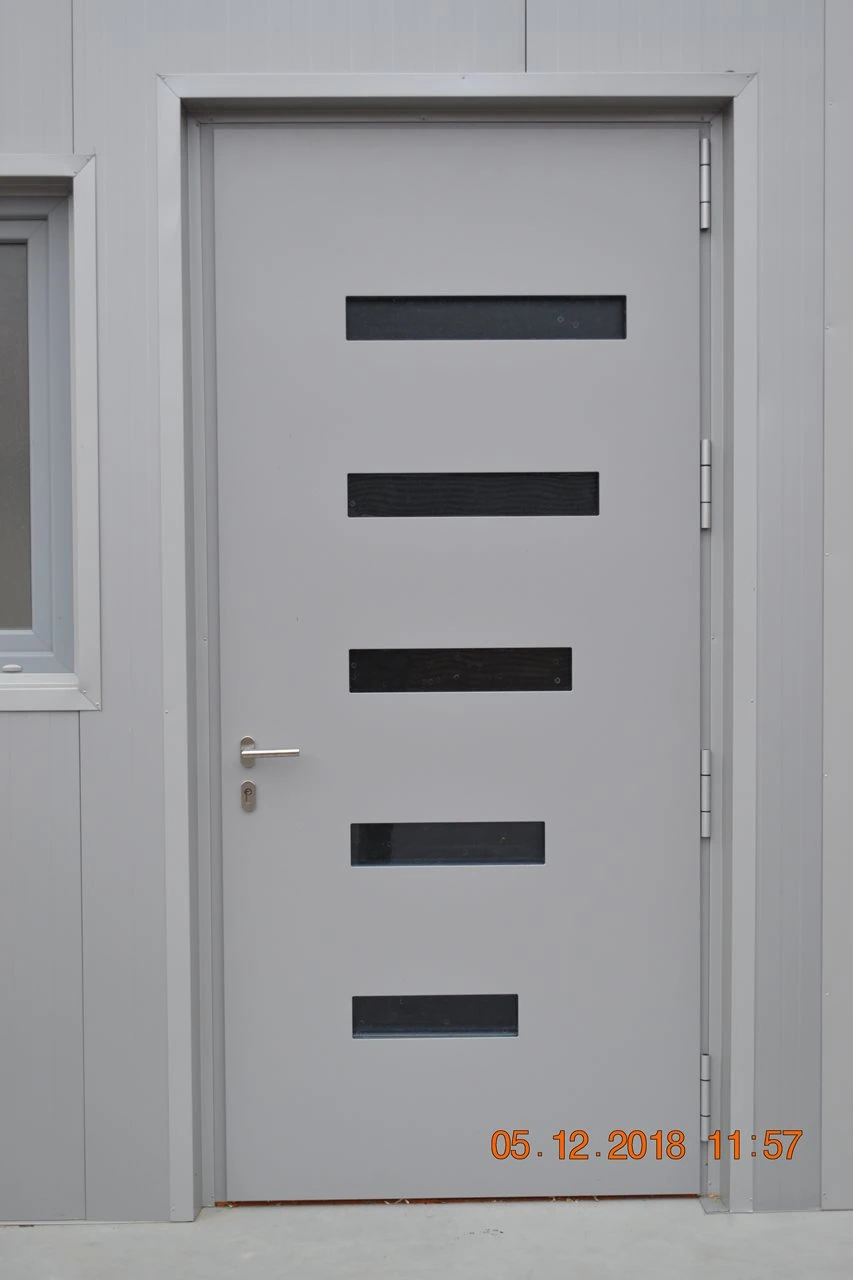 ALU vhodna vrata · 24