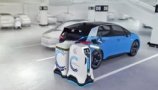 Prvi robotski polnilec električnih vozil