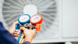 Poraba energije med energijsko učinkovito in neučinkovito klimatsko napravo