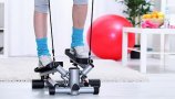 Znebite se odvečnih oblin z najboljšimi spomladanskimi vadbenimi pripomočki