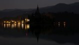 V jubilejni Uri za Zemljo v temo poniknila številna slovenska mesta in občine