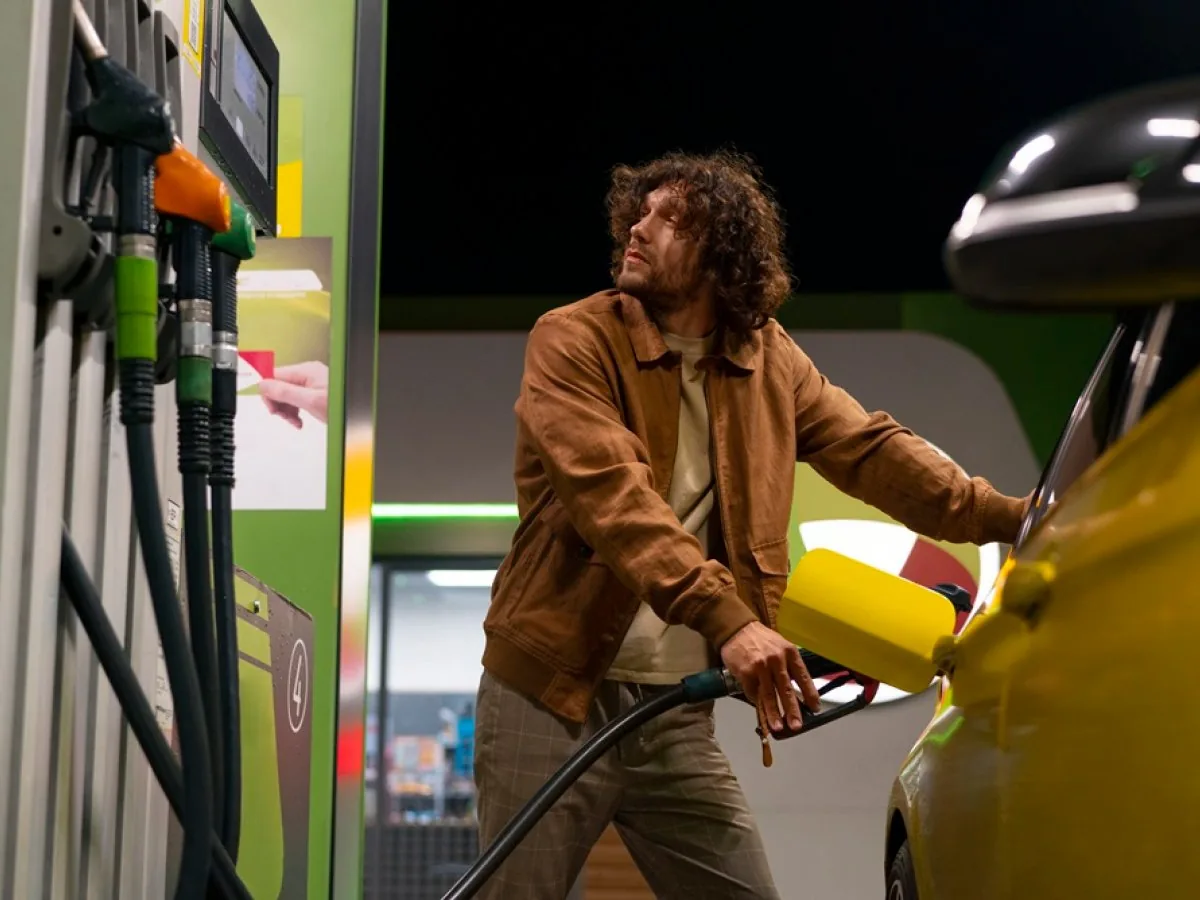 EU RAZMIŠLJA O POVEČANJU ALKOHOLA V GORIVIH: V igri tudi repično olje