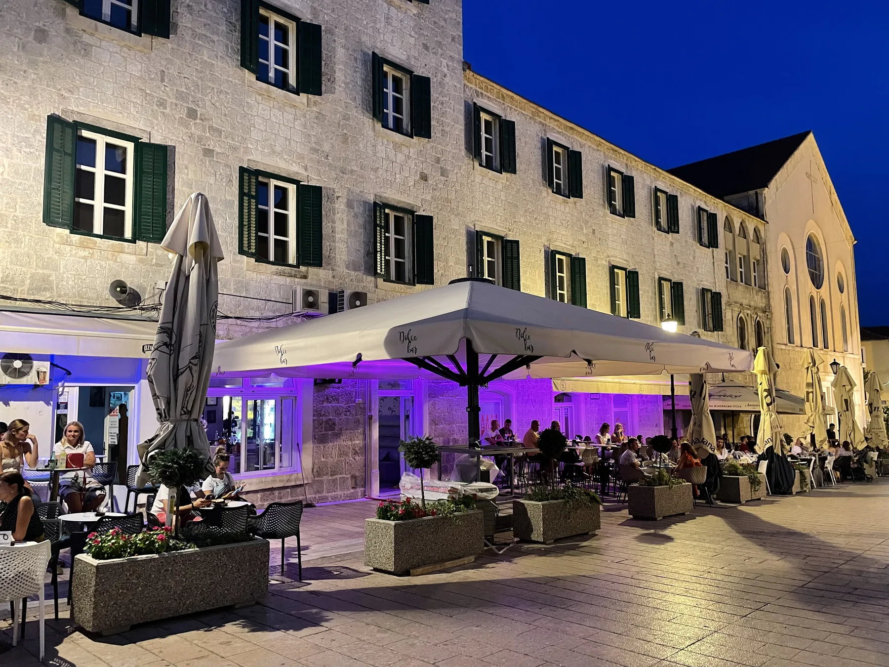Fontana, Sinj