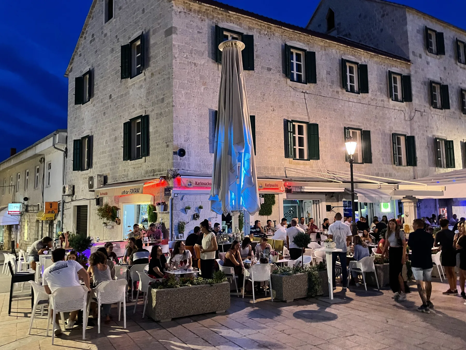 Fontana, Sinj