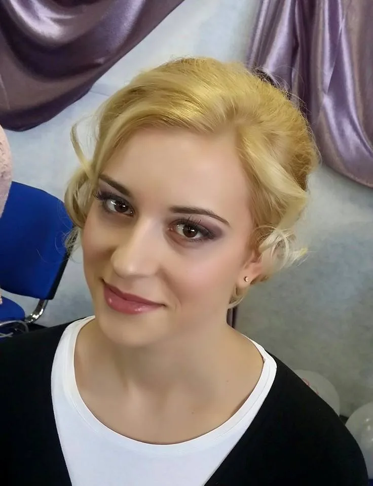 Žensko striženje in oblikovanje