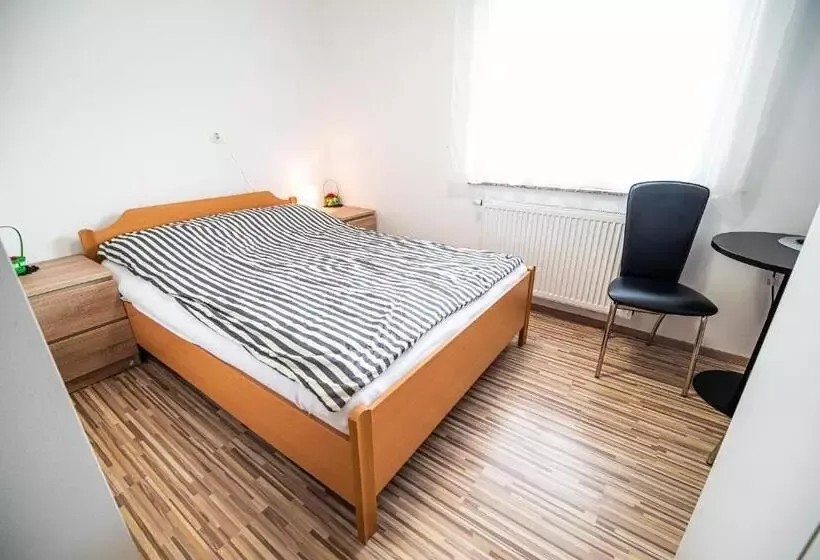 Dvoposteljna soba v hostlu Trimček