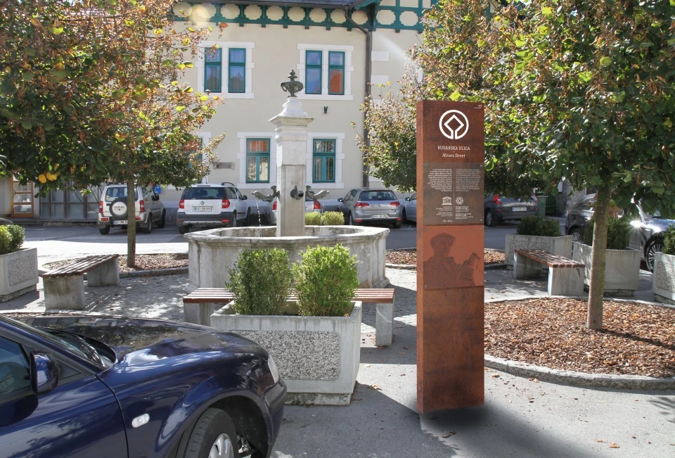 Sistem označitve UNESCO objektov — 12