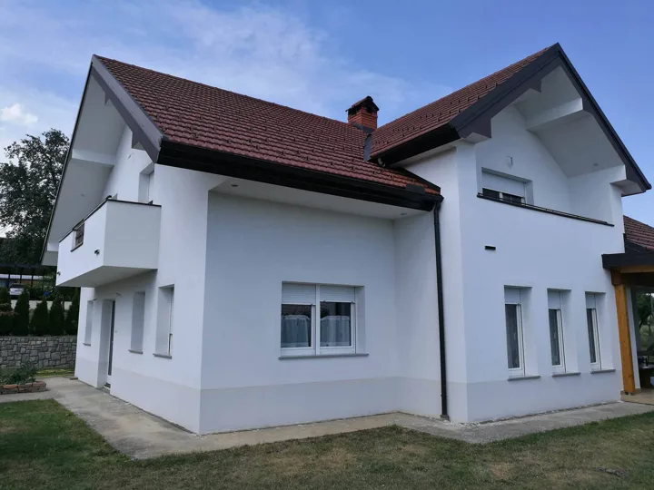 Končana fasada družinske hiše