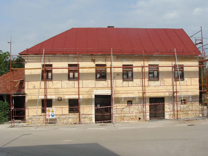 Fasada pred zaključnim slojem