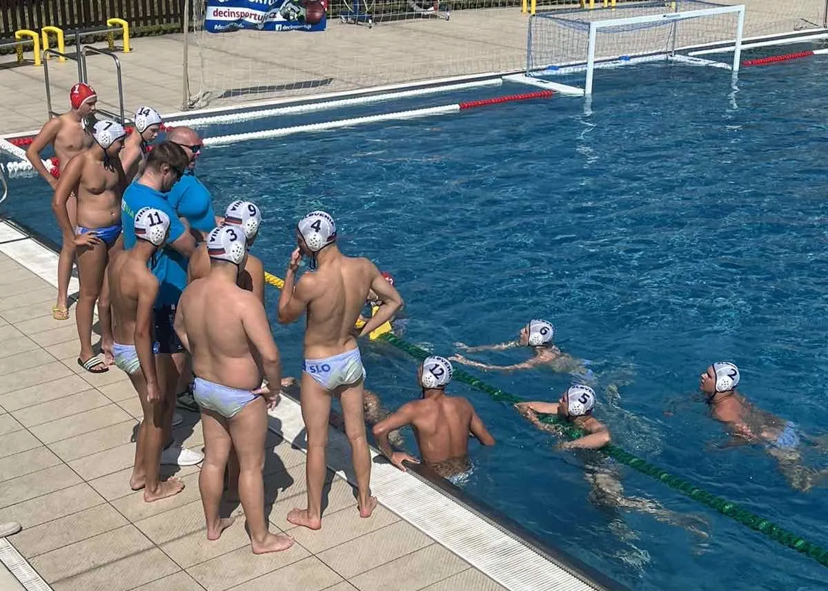 Remi in zmaga dečkov za jutrišnji boj za prvo mesto