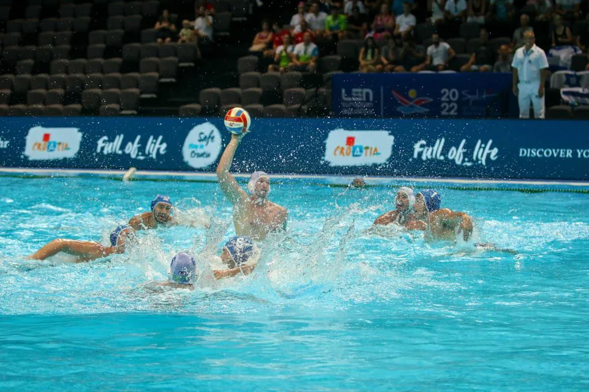 Sproščeno v boj proti Srbiji